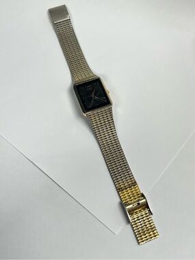 Vintage Seiko Damaged Tank Style Watch